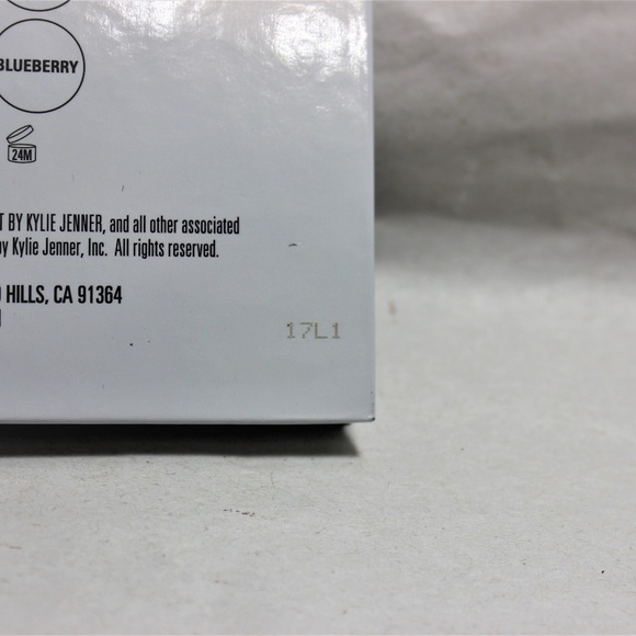 Purple Palette by KYLIE Jenner COSMETICS Brand New - Picture 3 of 5